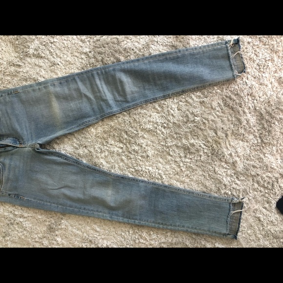 rag and bone light wash denim skinny jeans - Picture 3 of 4